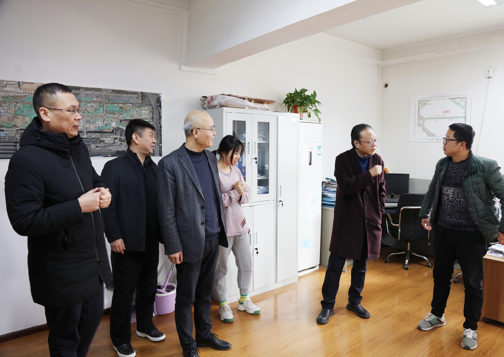 攜力”犇“向新征程，相互鼓勁干為先